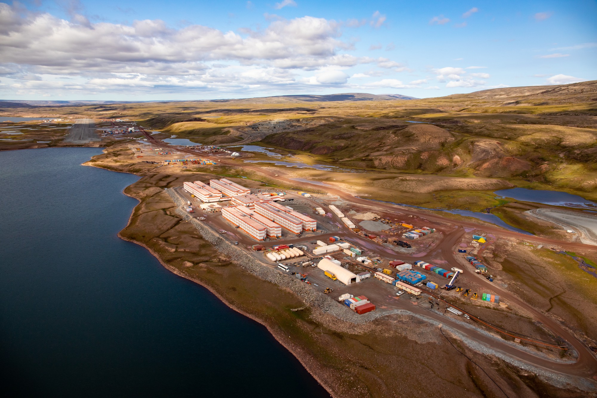 Arctic Iron-Ore Tote Road — Dust Control on a 100 km Lifeline