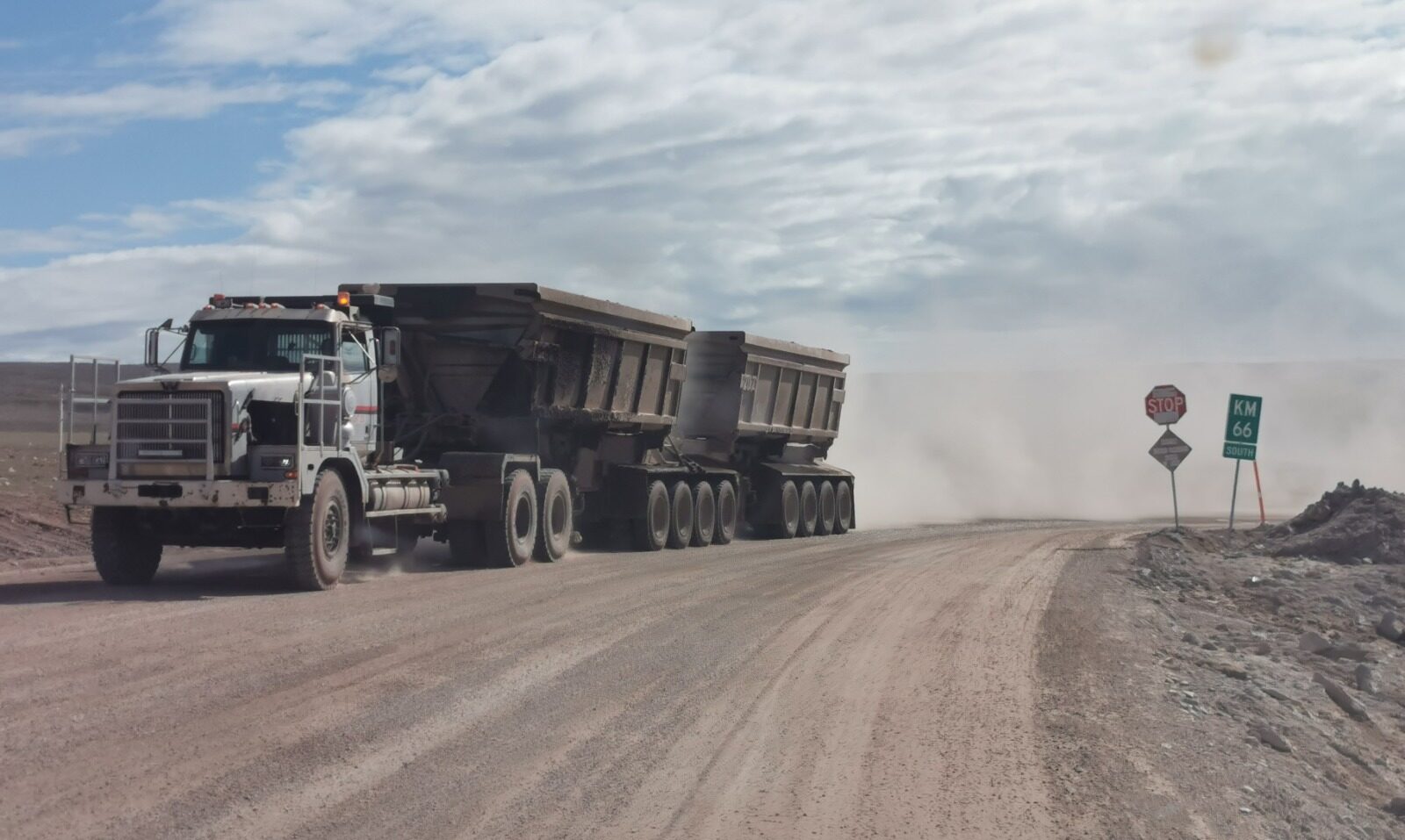 Arctic Iron-Ore Tote Road — Dust Control on a 100 km Lifeline